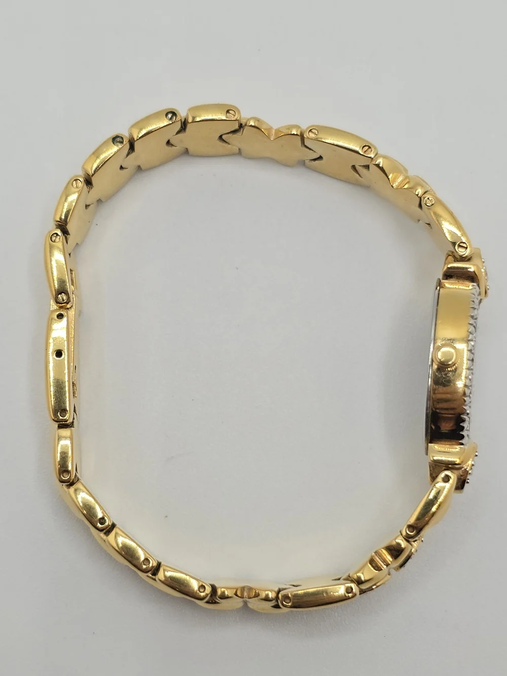 Bulova diamond 98r34